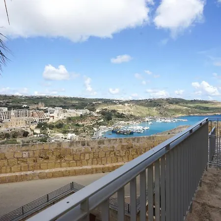 Getawaynpetto Private Duplex Maisonette With Jacuzzi Hot Tub * Mgarr