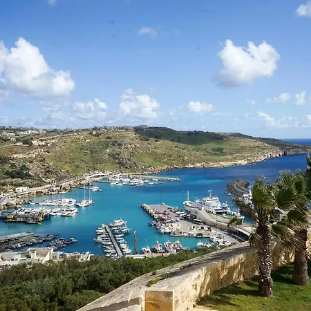 Getawaynpetto Private Duplex Maisonette With Jacuzzi Hot Tub Σπίτι διακοπών *