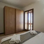 Dom wakacyjny Getawaynpetto Private Duplex Maisonette With Jacuzzi Hot Tub *