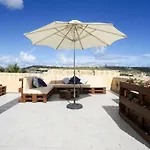 Getawaynpetto Private Duplex Maisonette With Jacuzzi Hot Tub