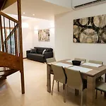 Getawaynpetto Private Duplex Maisonette With Jacuzzi Hot Tub Mgarr