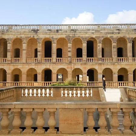 Getawaynpetto Private Duplex Maisonette With Jacuzzi Hot Tub *