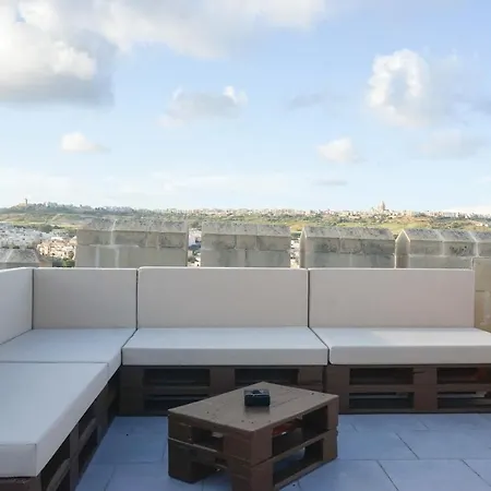 Getawaynpetto Private Duplex Maisonette With Jacuzzi Hot Tub Vakantiehuis