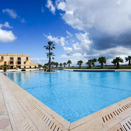 Getawaynpetto Private Duplex Maisonette With Jacuzzi Hot Tub