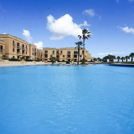 Getawaynpetto Private Duplex Maisonette With Jacuzzi Hot Tub Mgarr