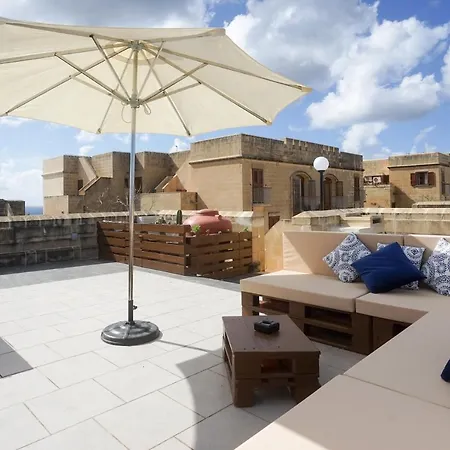 Getawaynpetto Private Duplex Maisonette With Jacuzzi Hot Tub * Mgarr