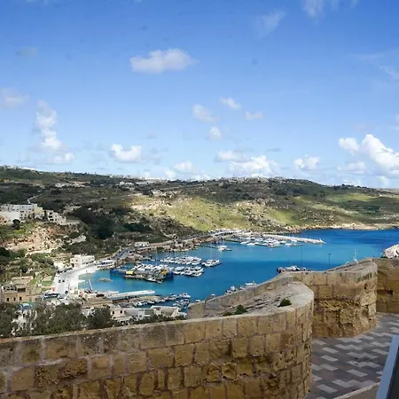 Getawaynpetto Private Duplex Maisonette With Jacuzzi Hot Tub