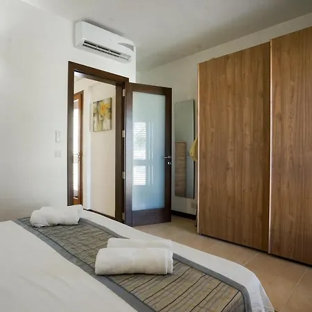 Getawaynpetto Private Duplex Maisonette With Jacuzzi Hot Tub בית נופש *