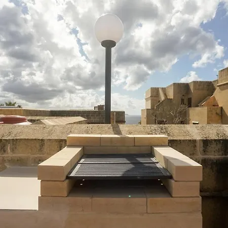 בית נופש Getawaynpetto Private Duplex Maisonette With Jacuzzi Hot Tub *