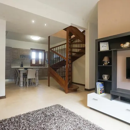 Getawaynpetto Private Duplex Maisonette With Jacuzzi Hot Tub * Mgarr