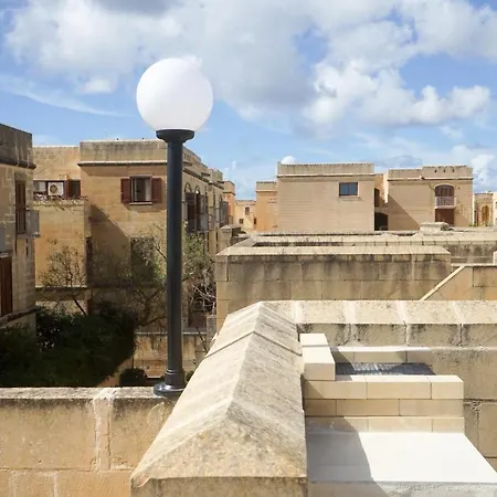 Getawaynpetto Private Duplex Maisonette With Jacuzzi Hot Tub Vakantiehuis *