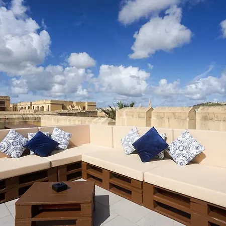 Getawaynpetto Private Duplex Maisonette With Jacuzzi Hot Tub *