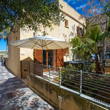 Vakantiehuis Getawaynpetto Private Duplex Maisonette With Jacuzzi Hot Tub