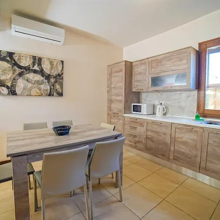 Getawaynpetto Private Duplex Maisonette With Jacuzzi Hot Tub Сasa de vacaciones