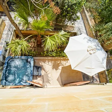 Vakantiehuis Getawaynpetto Private Duplex Maisonette With Jacuzzi Hot Tub Mgarr