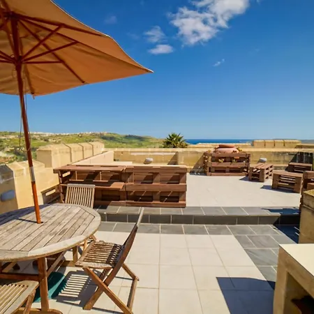 Getawaynpetto Private Duplex Maisonette With Jacuzzi Hot Tub Vakantiehuis Mgarr