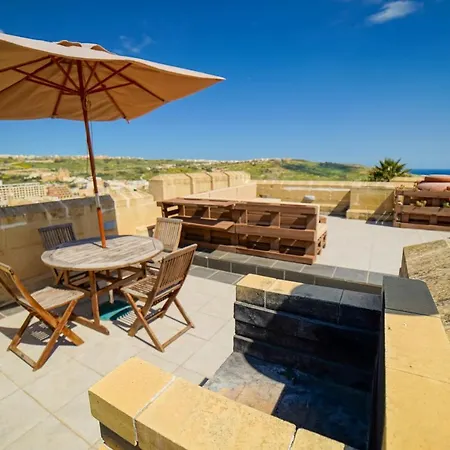 Getawaynpetto Private Duplex Maisonette With Jacuzzi Hot Tub * Mgarr