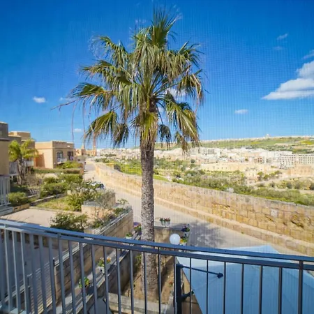 Getawaynpetto Private Duplex Maisonette With Jacuzzi Hot Tub *