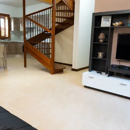 Getawaynpetto Private Duplex Maisonette With Jacuzzi Hot Tub Hébergement de vacances Mgarr