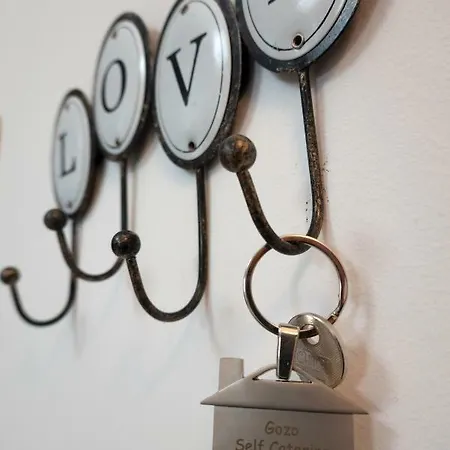 Getawaynpetto Private Duplex Maisonette With Jacuzzi Hot Tub * Mgarr