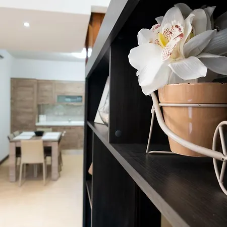 Getawaynpetto Private Duplex Maisonette With Jacuzzi Hot Tub Mgarr