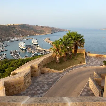 Getawaynpetto Private Duplex Maisonette With Jacuzzi Hot Tub Hébergement de vacances *