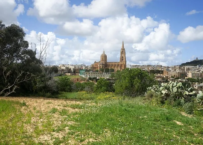 Getawaynpetto Private Duplex Maisonette With Jacuzzi Hot Tub *