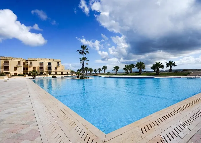 Getawaynpetto Private Duplex Maisonette With Jacuzzi Hot Tub