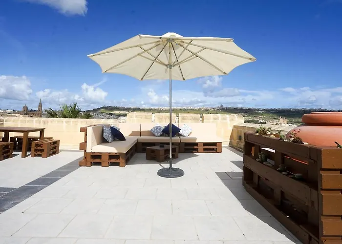 Getawaynpetto Private Duplex Maisonette With Jacuzzi Hot Tub