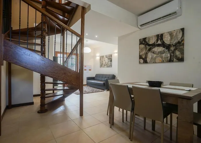 Getawaynpetto Private Duplex Maisonette With Jacuzzi Hot Tub * Mgarr