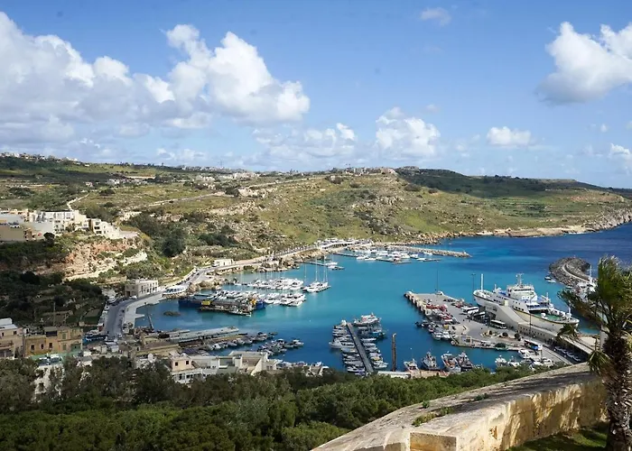 Getawaynpetto Private Duplex Maisonette With Jacuzzi Hot Tub