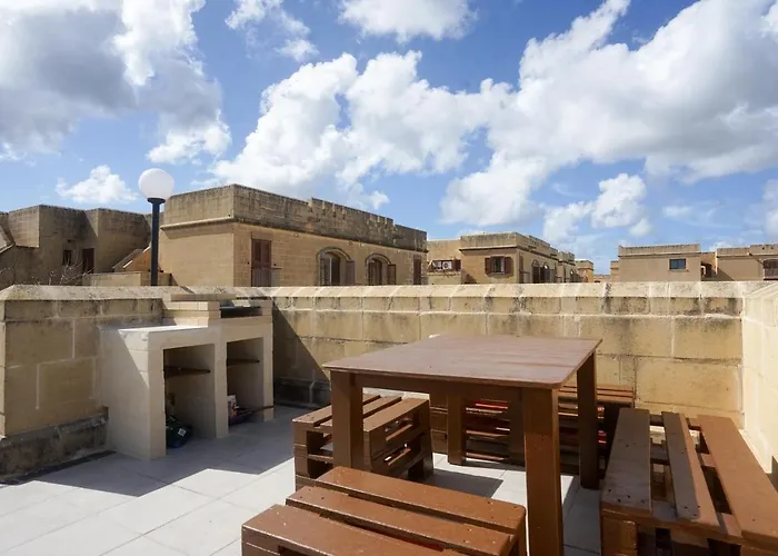 Getawaynpetto Private Duplex Maisonette With Jacuzzi Hot Tub